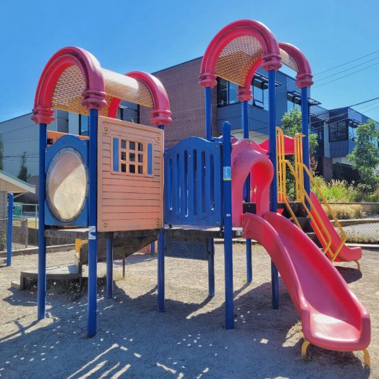 Falaise park toddler playground3