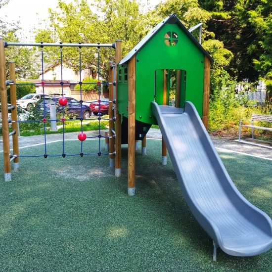 Heather Place Playground2