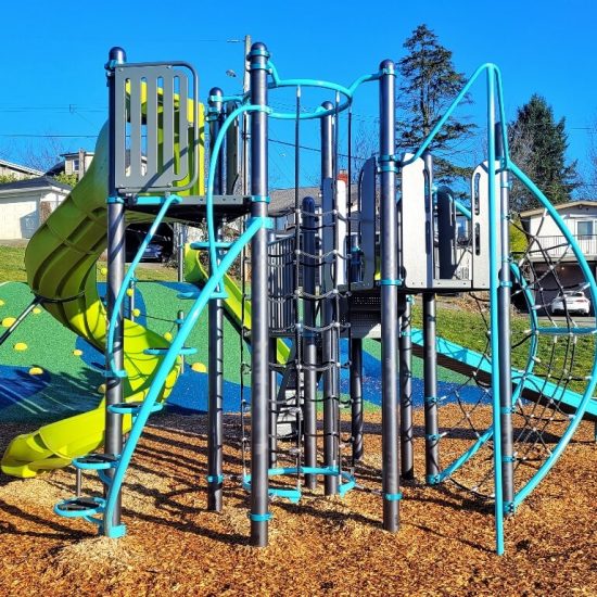 Kaslo park playground3