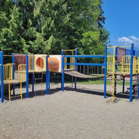 Renfrew community park playground1
