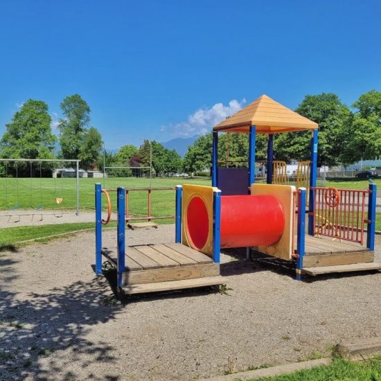 Renfrew community park toddler playground3